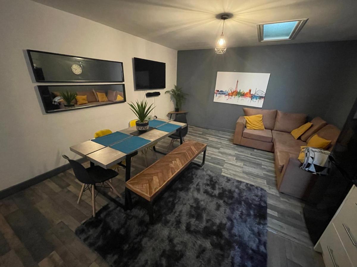 Oak Suite - Talbot Road - Blackpool - Spacious Apartment